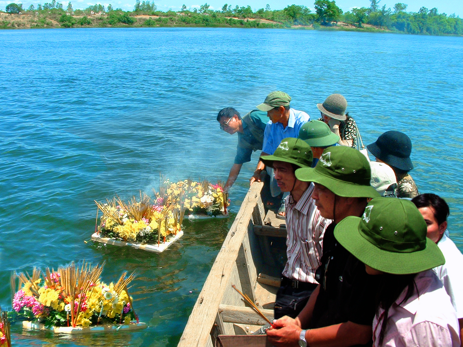 Chùm thơ tháng Bảy của TS.Đỗ Dũng (Thái Nguyên)