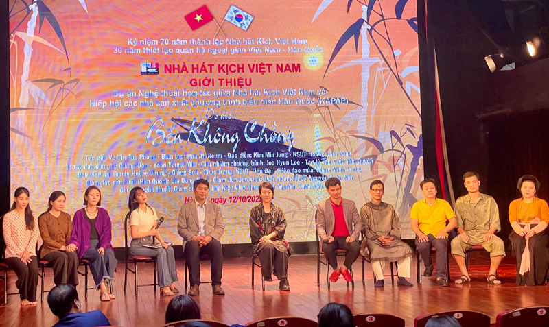 Việt Nam và Hàn Quốc hợp tác dàn dựng vở diễn “Bến không chồng”